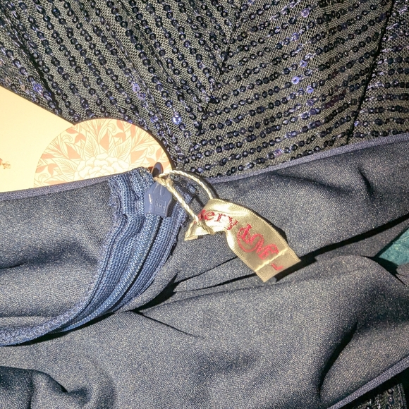 L NWT Bery Love Sequin Navy One Shoulder Mini Dress - Picture 4 of 4